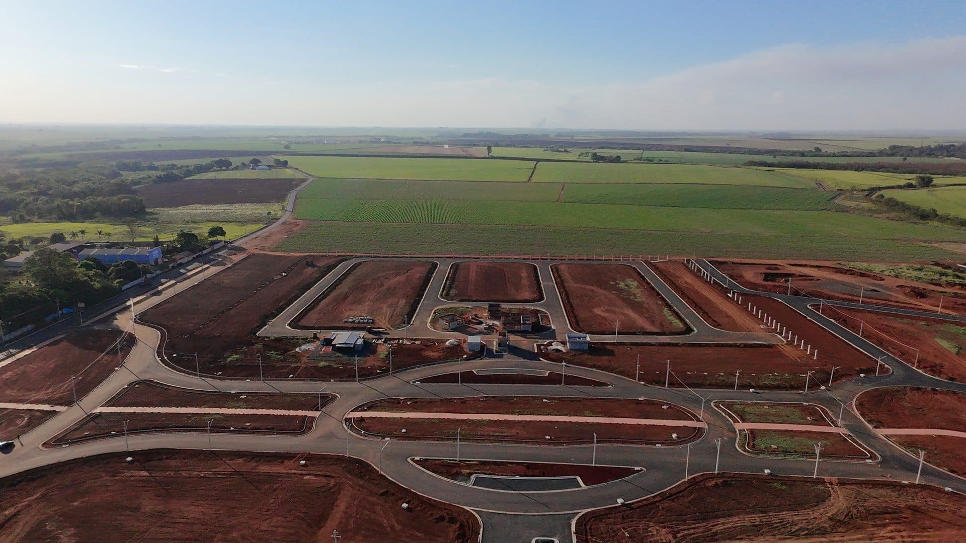 Azzurra Essenza — Vias e infraestrutura em Setembro de 2026
